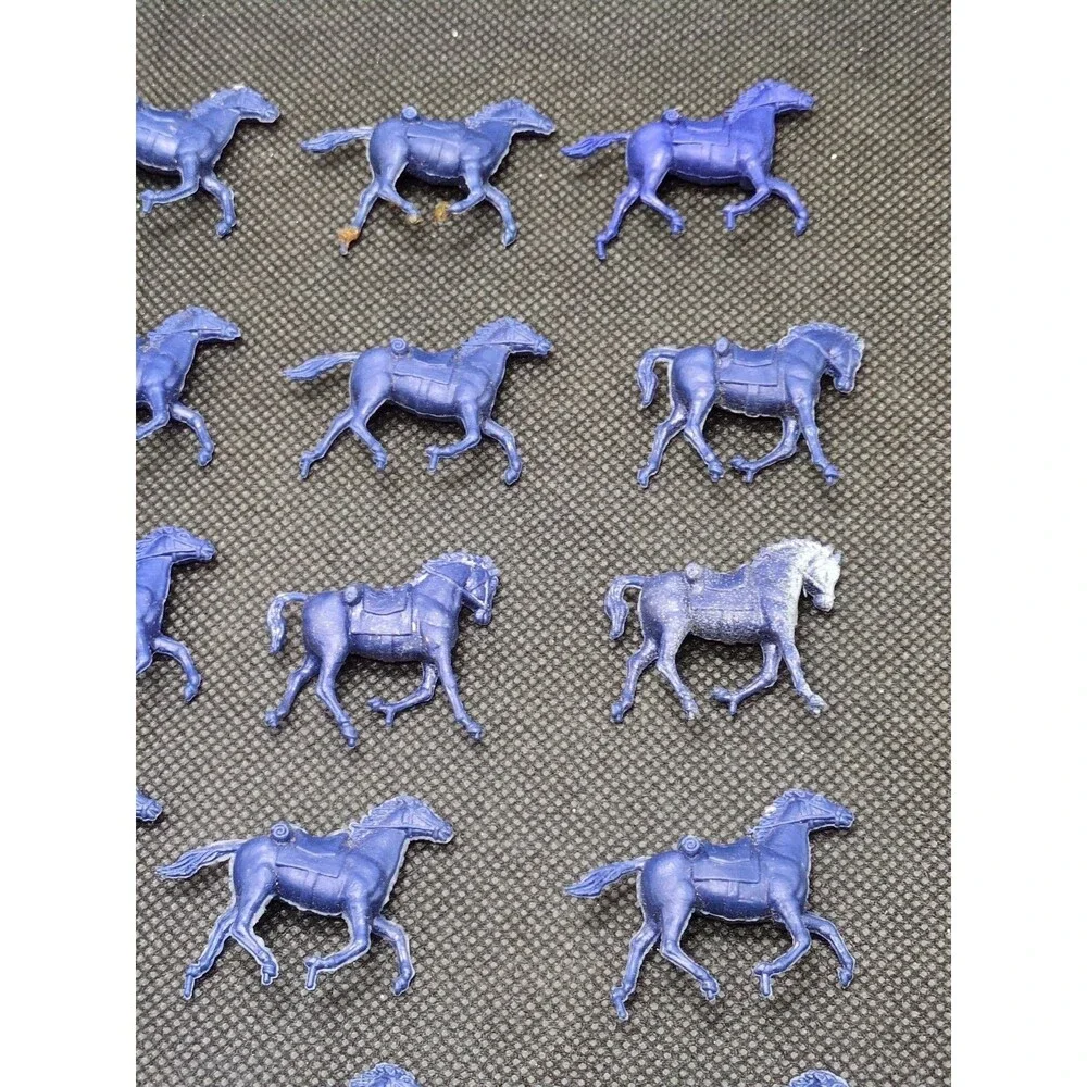 (26) Horse Cavalry Miniatures 1/72 Scale